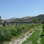 Tokat’ta Yeşilırmak üzerindeki taş kemerli Hıdırlık Köprüsü